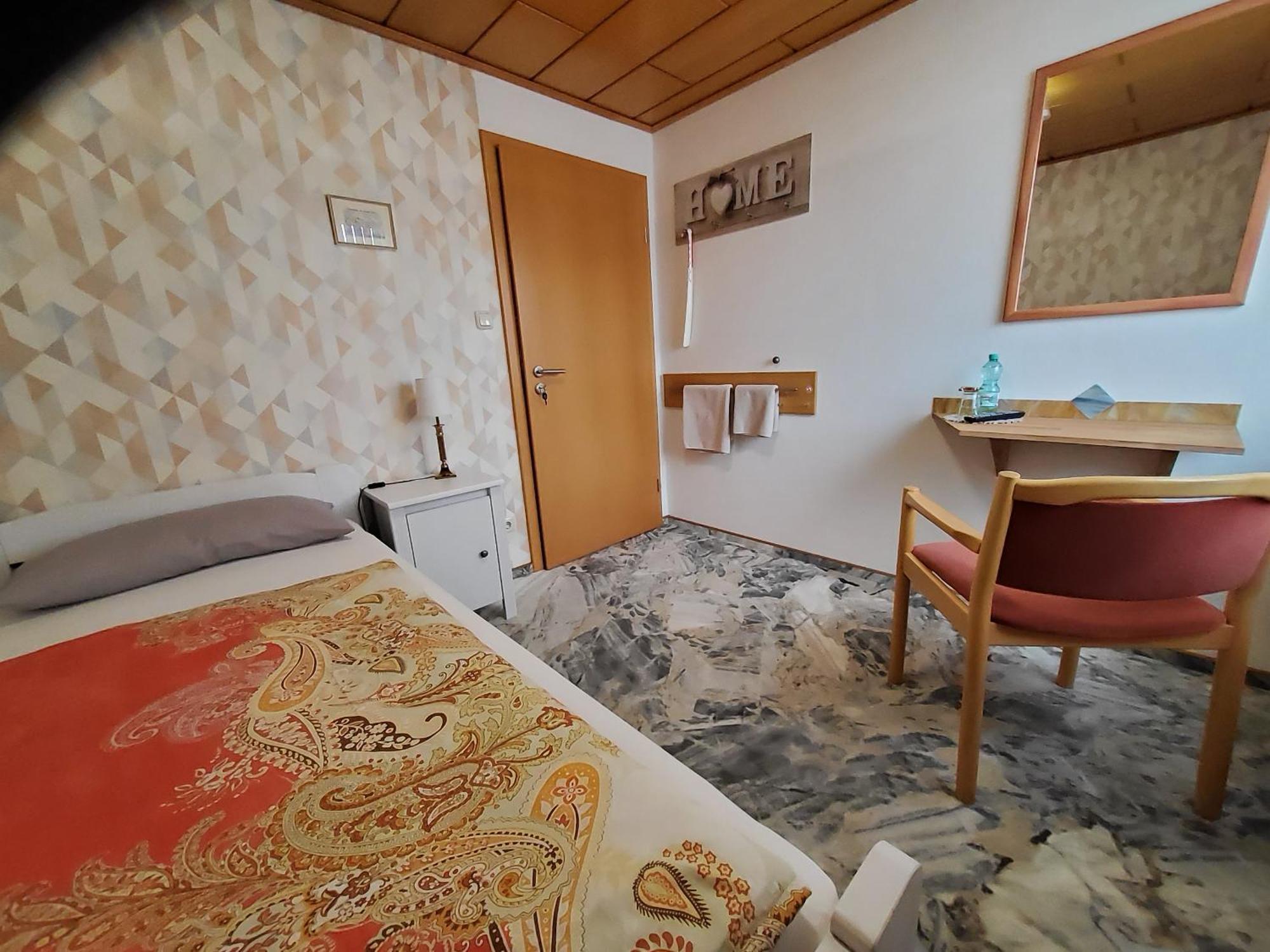 B & B Gaestehaus Schmidt Lichtenberg  外观 照片